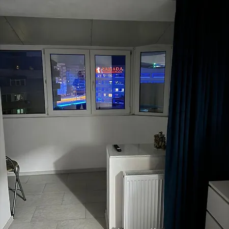 Garsoniera Centru Gazde/Camere de închiriat